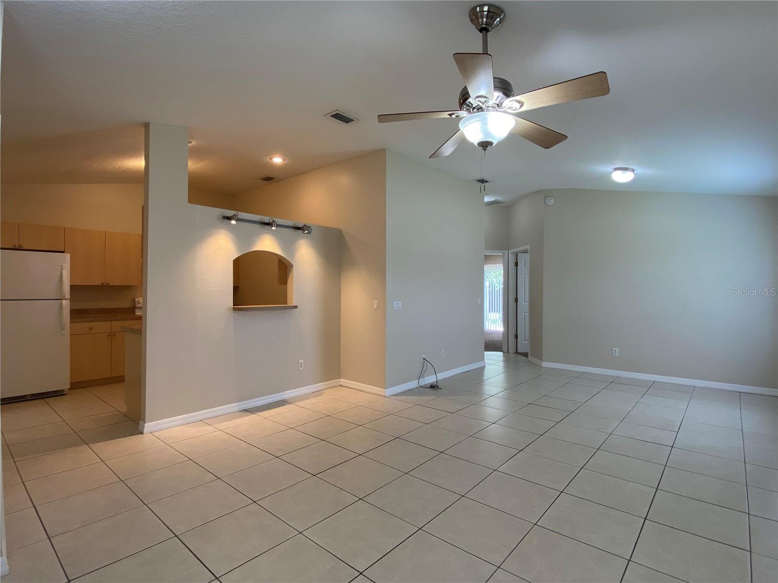 DELTONA LAKES UNIT 06 - Residential Lease