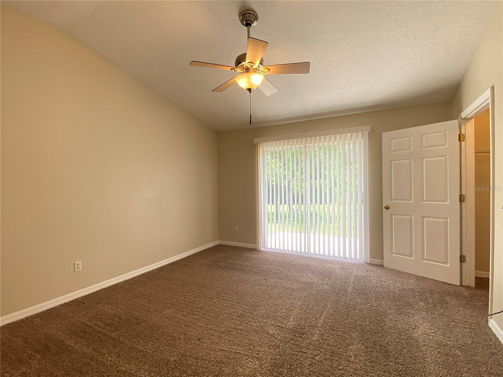 DELTONA LAKES UNIT 06 - Residential Lease