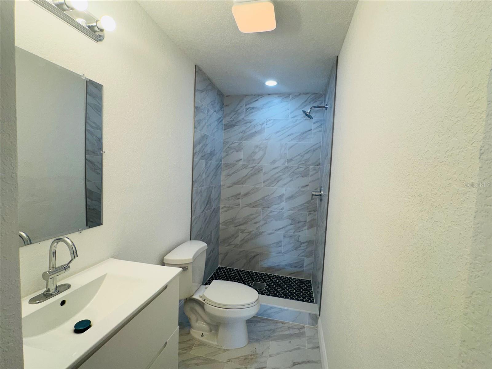 LAKEVIEW ESTATES 1ST ADD - Residential