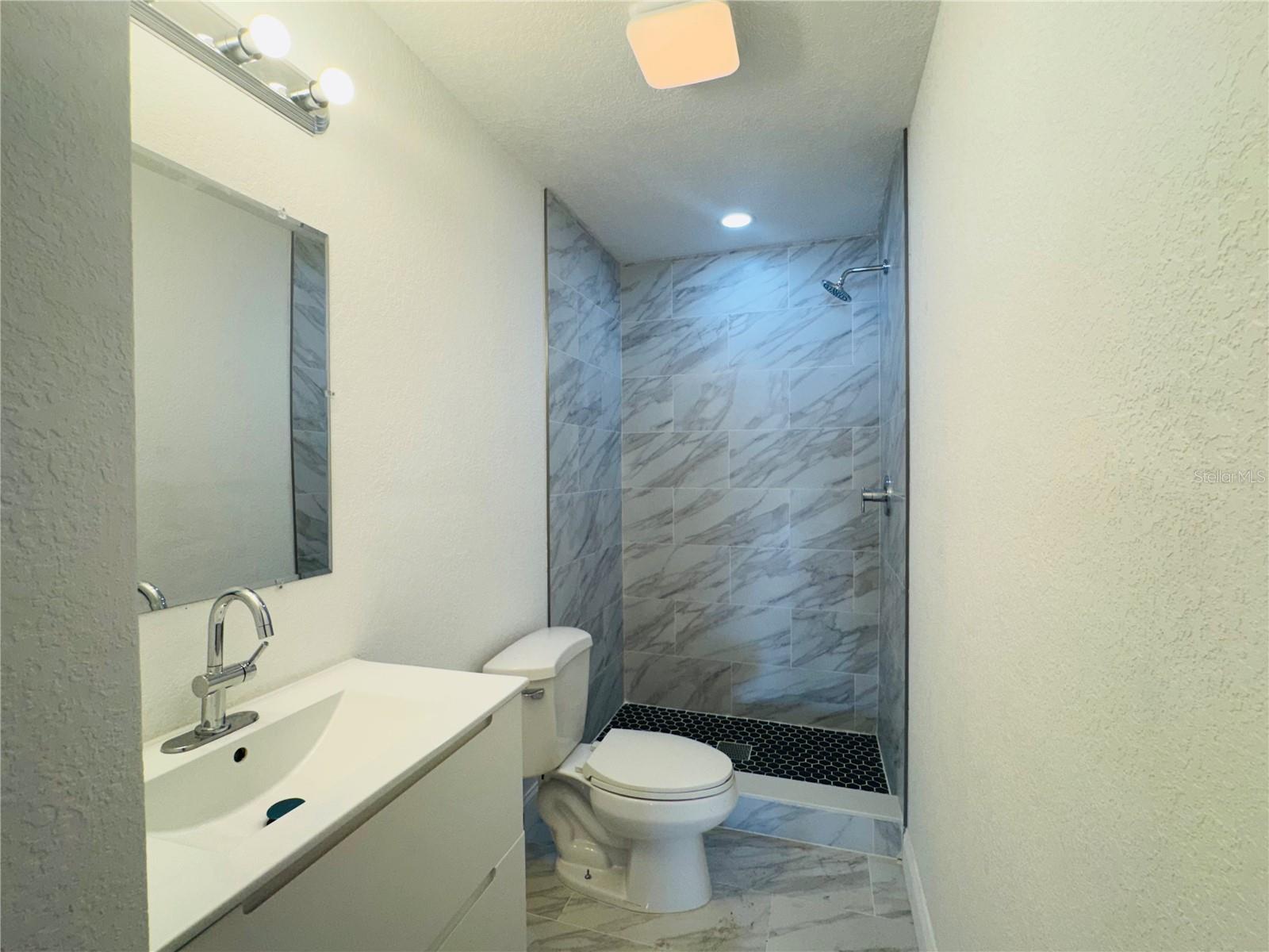 LAKEVIEW ESTATES 1ST ADD - Residential