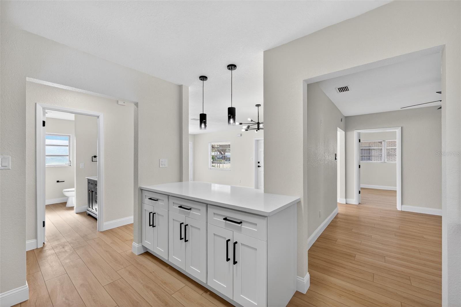 WHITE OAKS - Residential