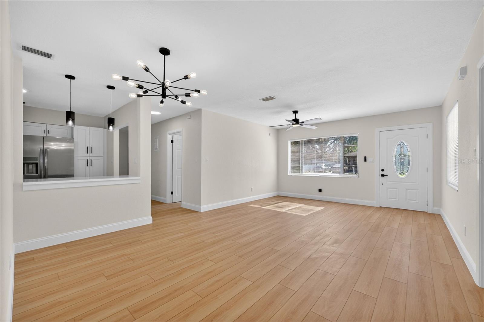 WHITE OAKS - Residential