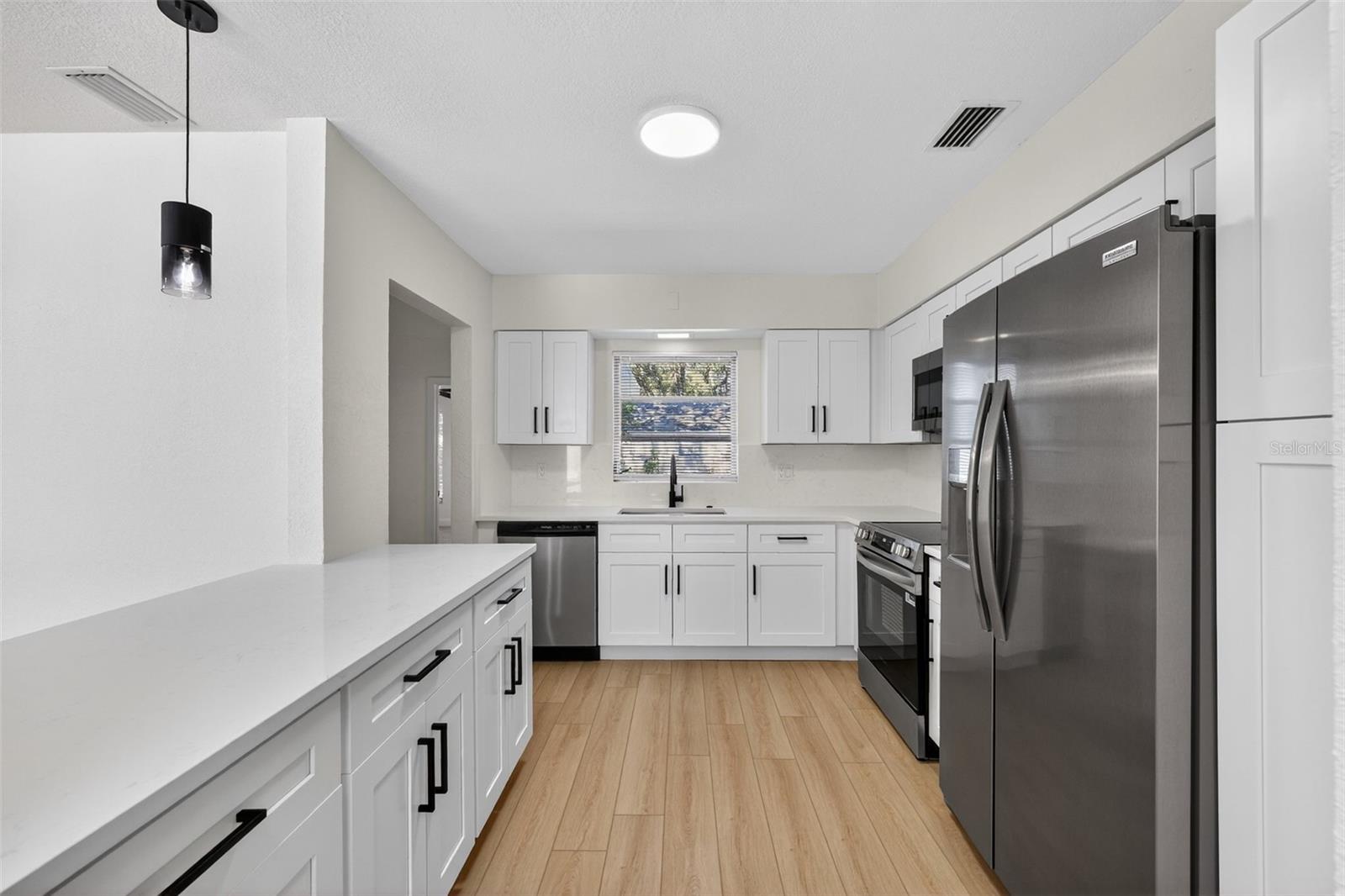 WHITE OAKS - Residential