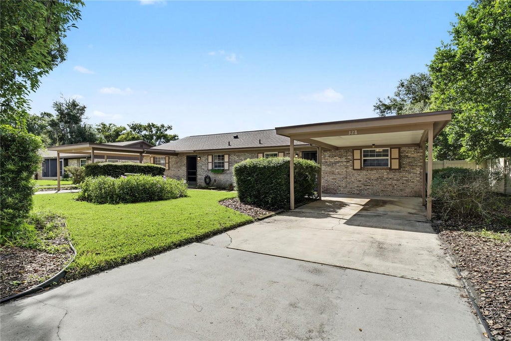 Photo of 328 E Evergreen Avenue, Longwood, FL 32750 (MLS # O6443094)