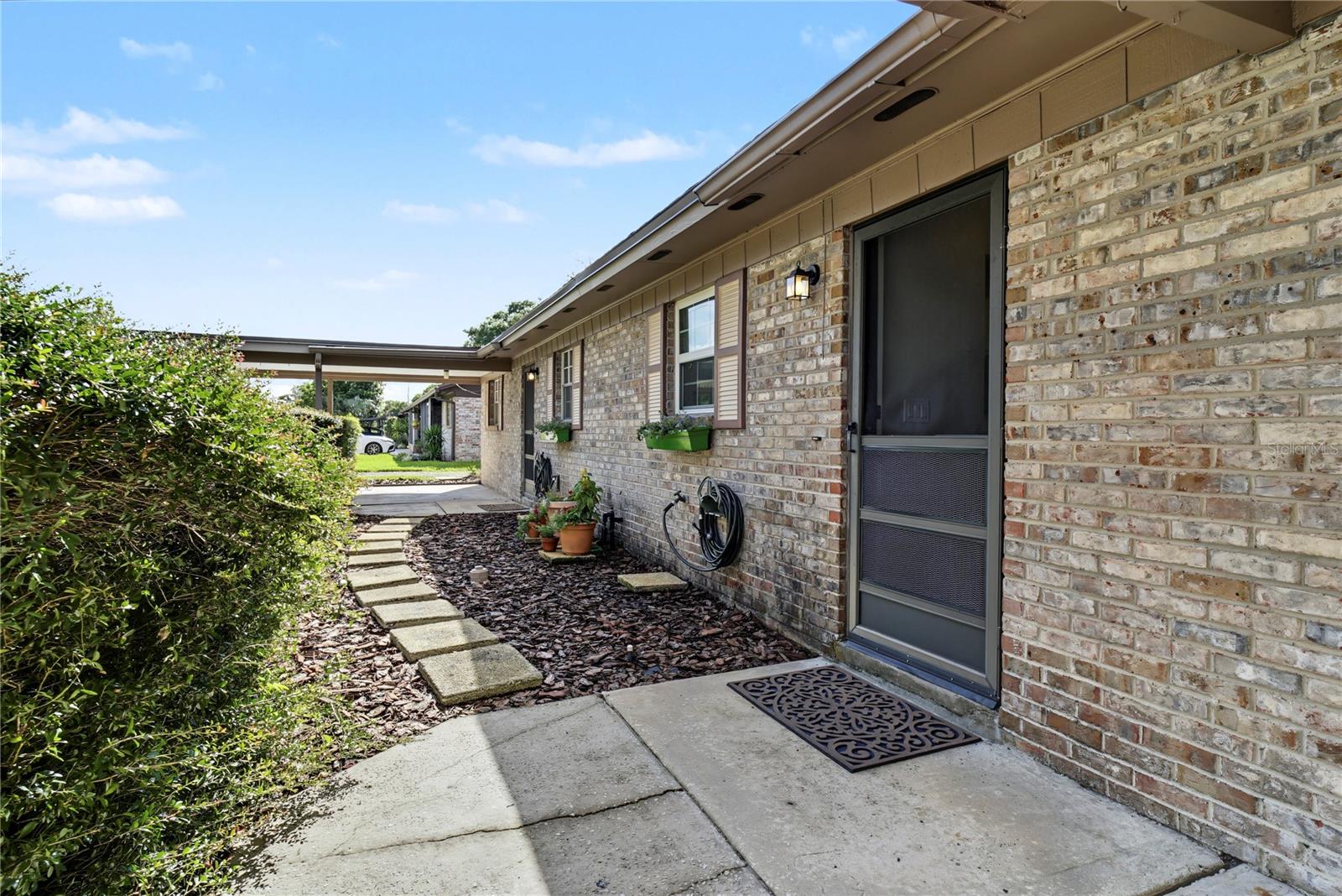 328 E EVERGREEN AVENUE