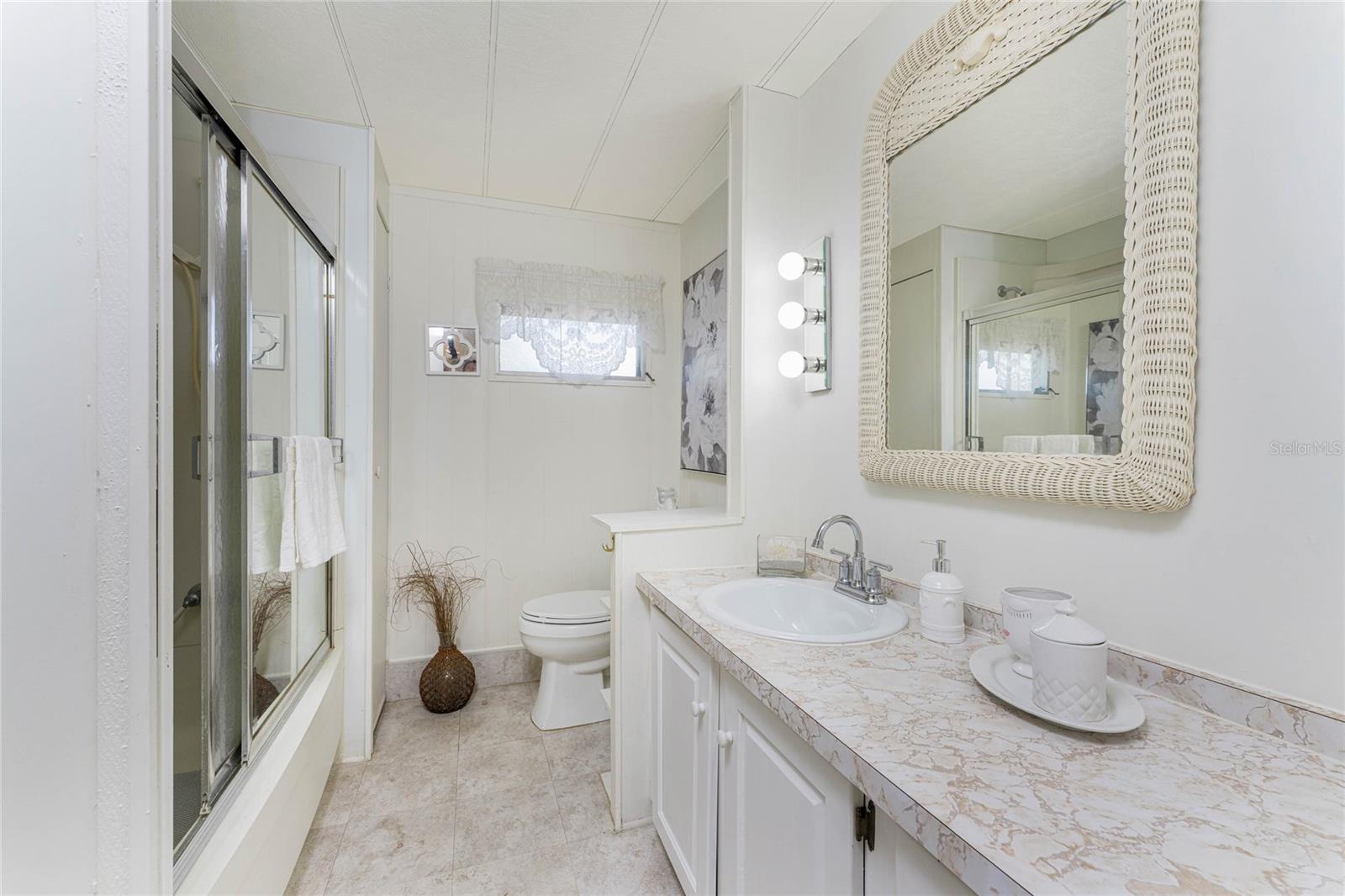 HOLIDAY MOB ESTATES 2ND ADD - Residential