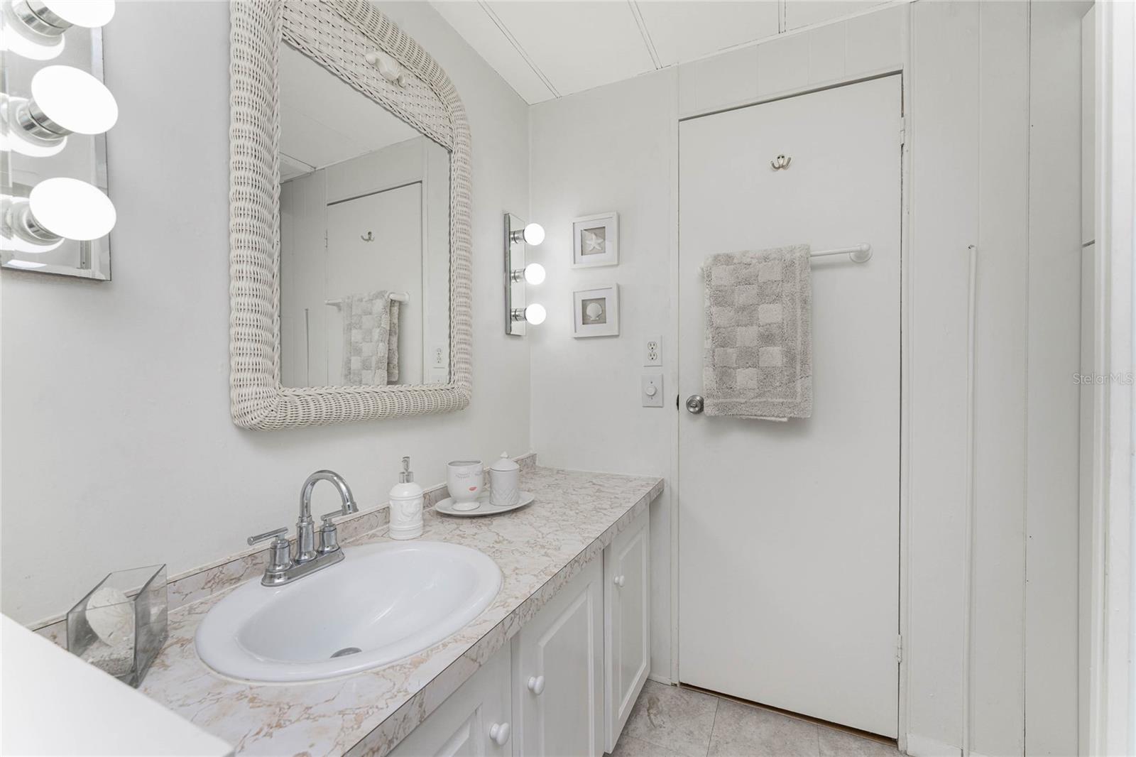 HOLIDAY MOB ESTATES 2ND ADD - Residential