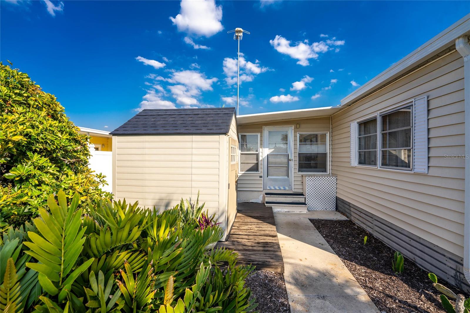 HOLIDAY MOB ESTATES 2ND ADD - Residential