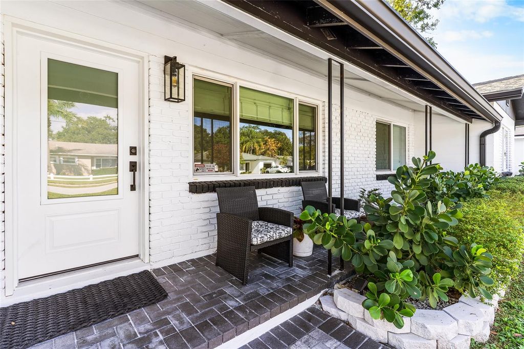 Photo of 4424 W Bay Court Avenue, Tampa, FL 33611 (MLS # TB8473393)