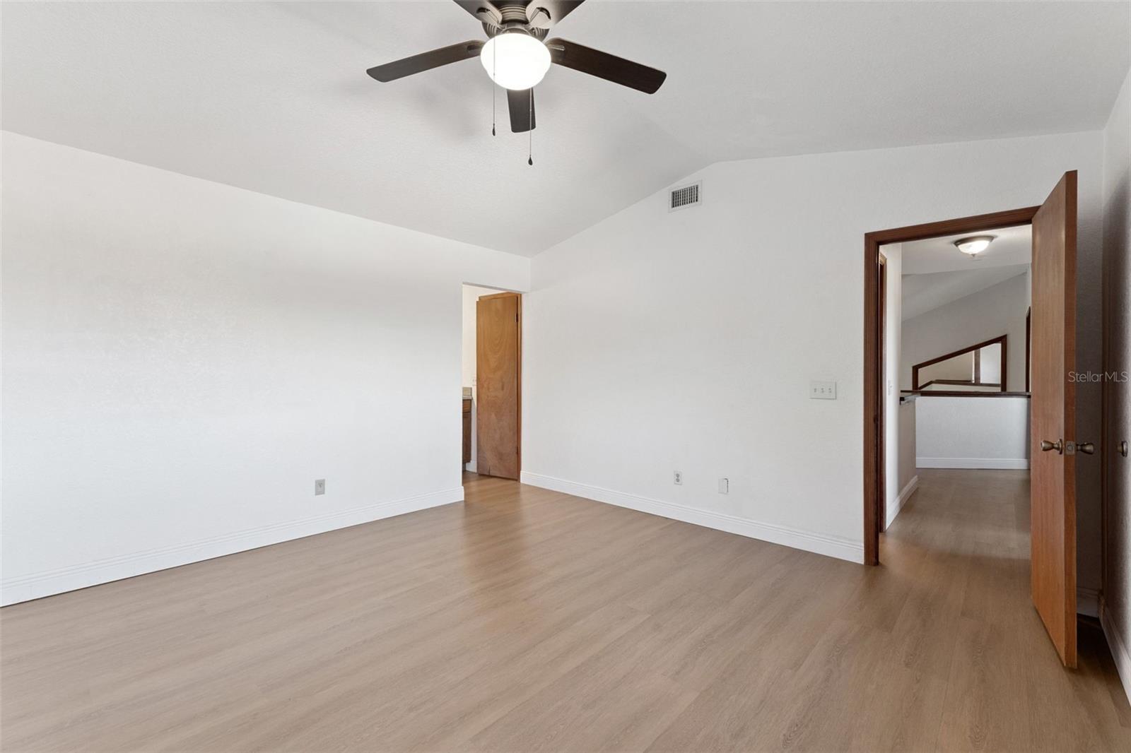 MOSS POINTE - Residential