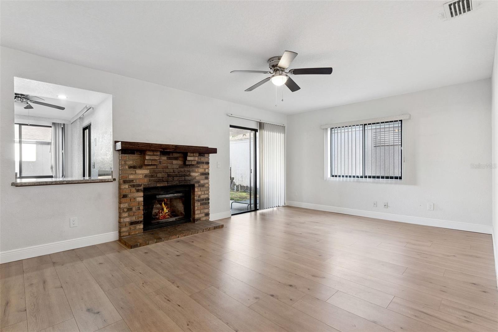 MOSS POINTE - Residential