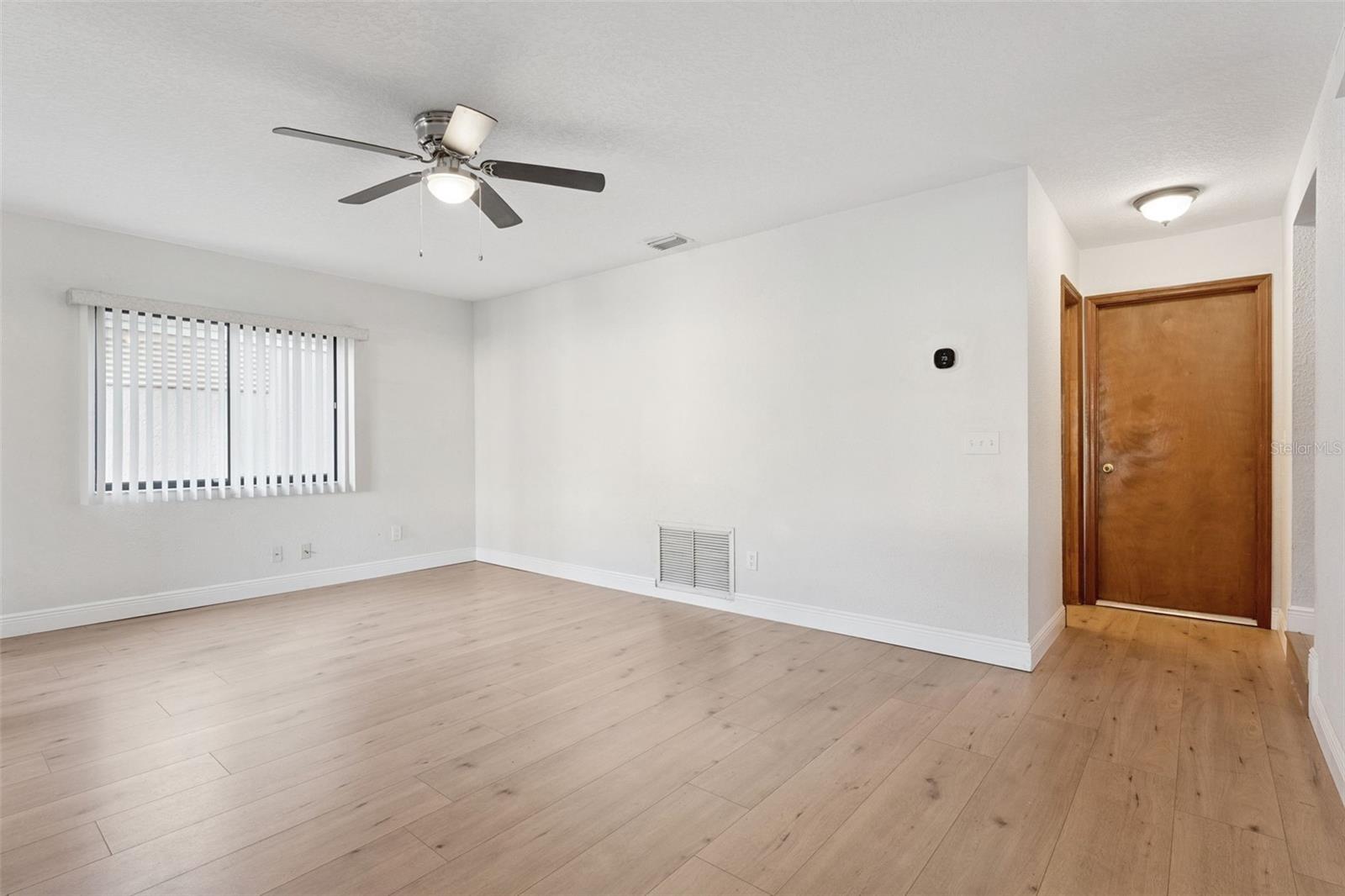 MOSS POINTE - Residential