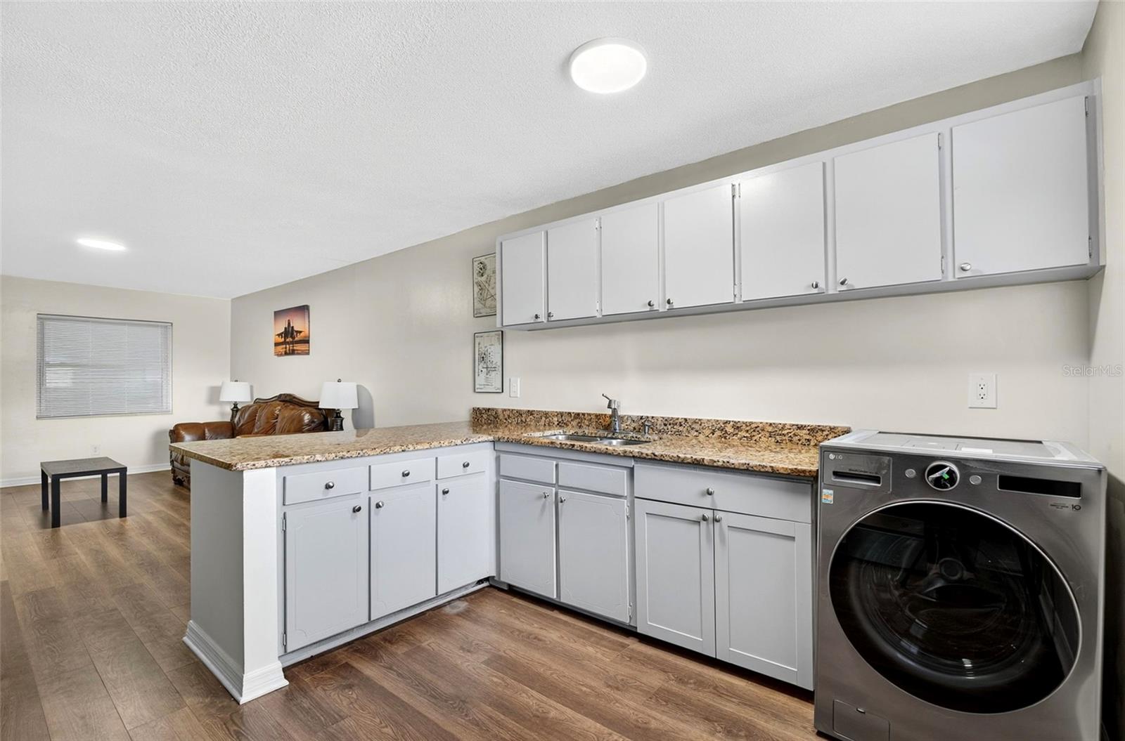 CHATEAU DE SEVILLE A CONDOMINI - Residential Lease