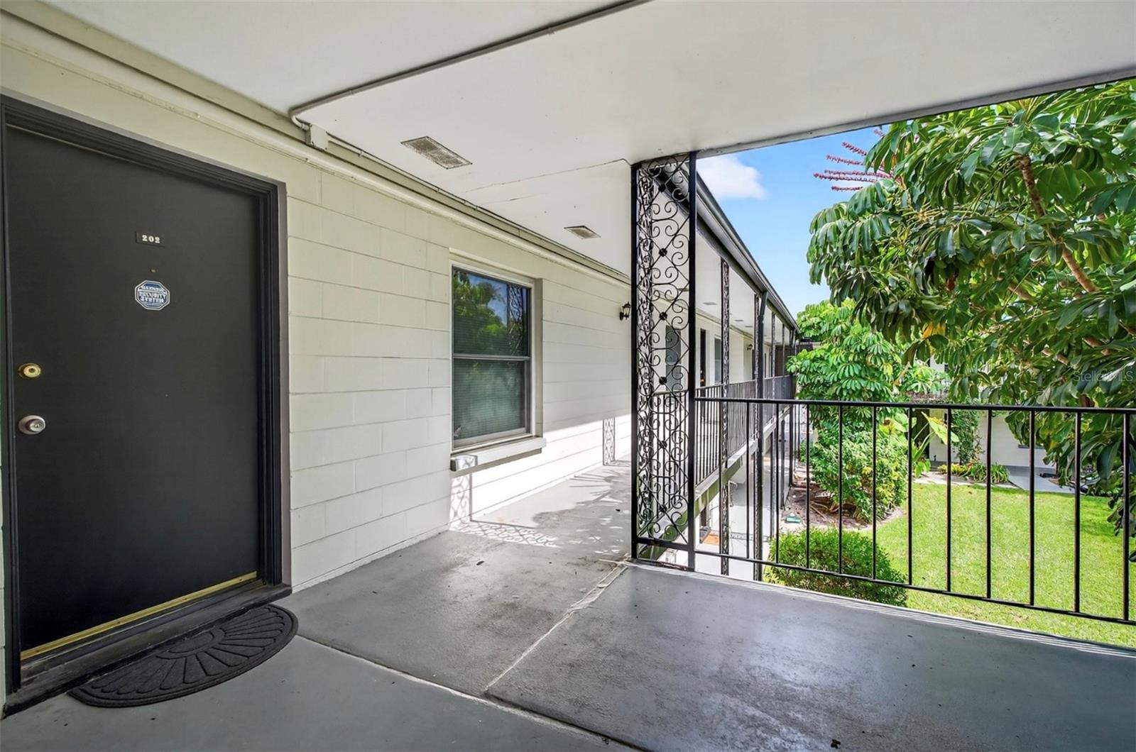 CHATEAU DE SEVILLE A CONDOMINI - Residential Lease