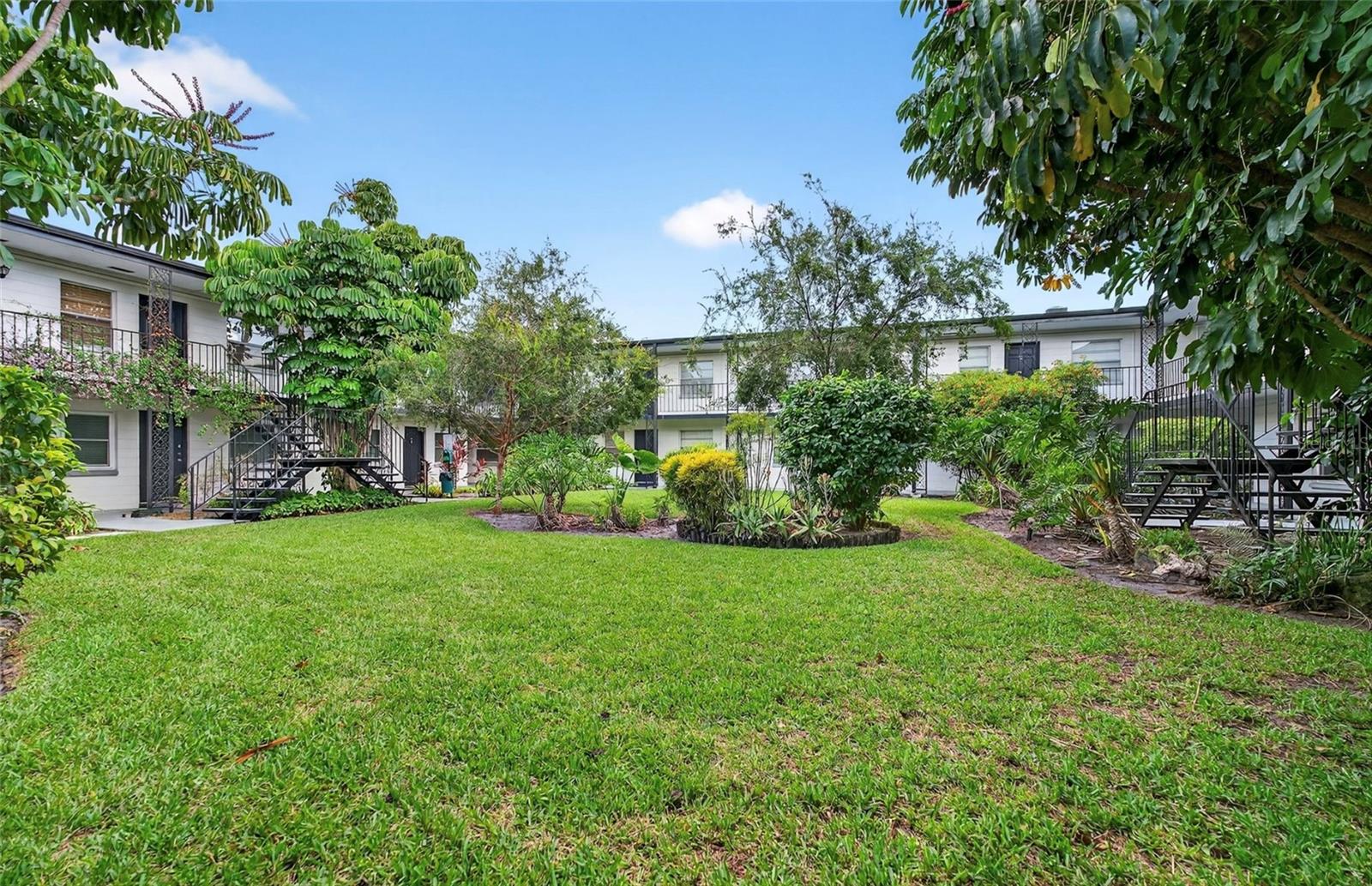 CHATEAU DE SEVILLE A CONDOMINI - Residential Lease