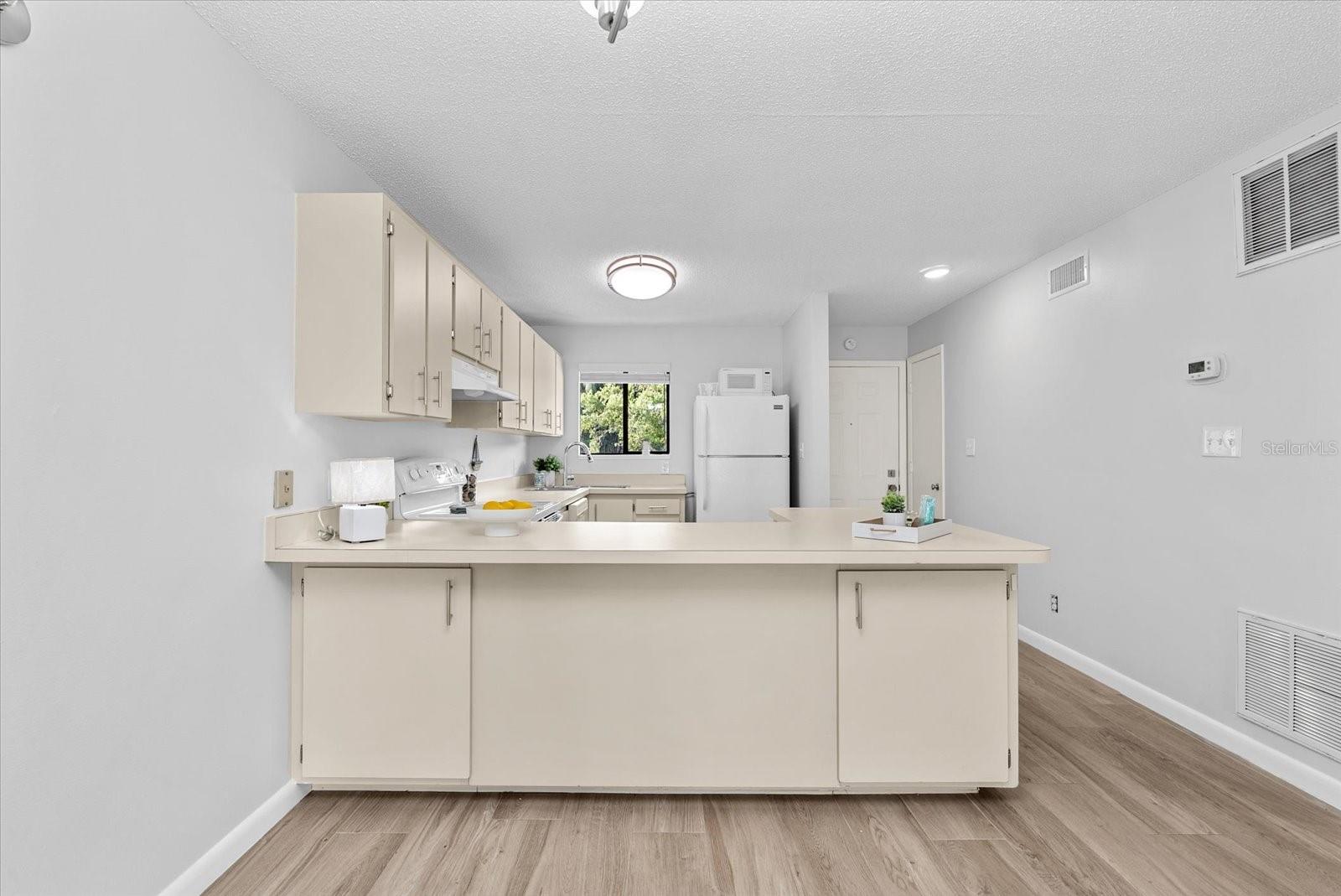 6033 34TH STREET W 28