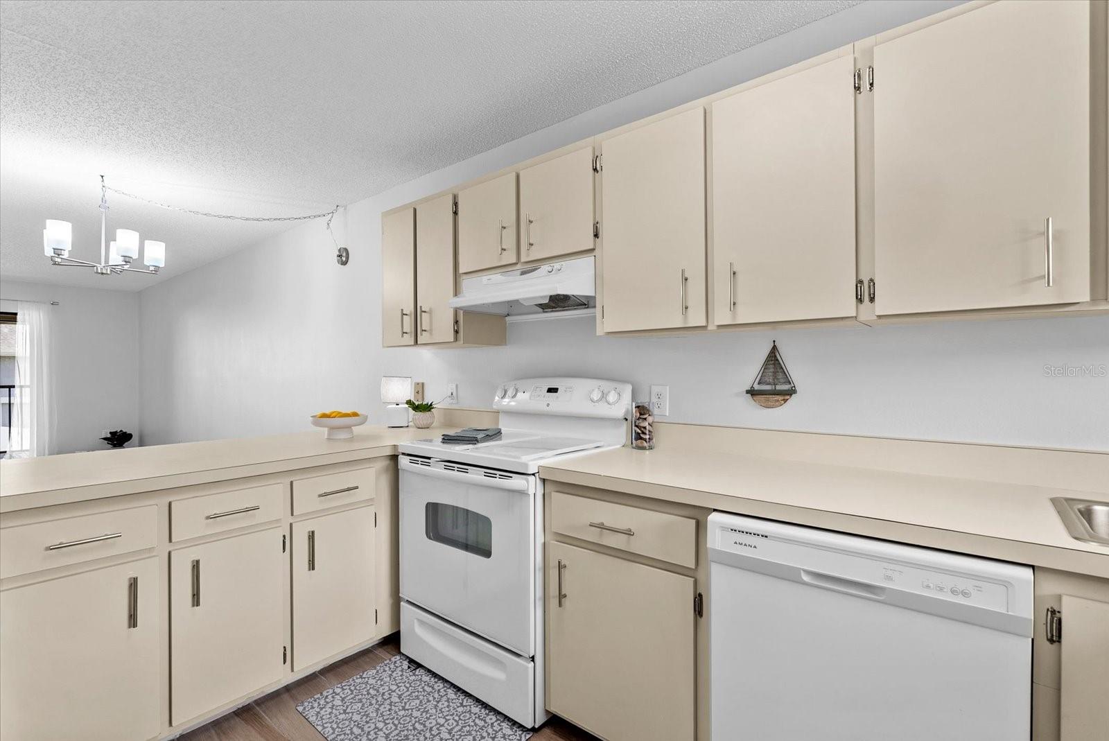 6033 34TH STREET W 28