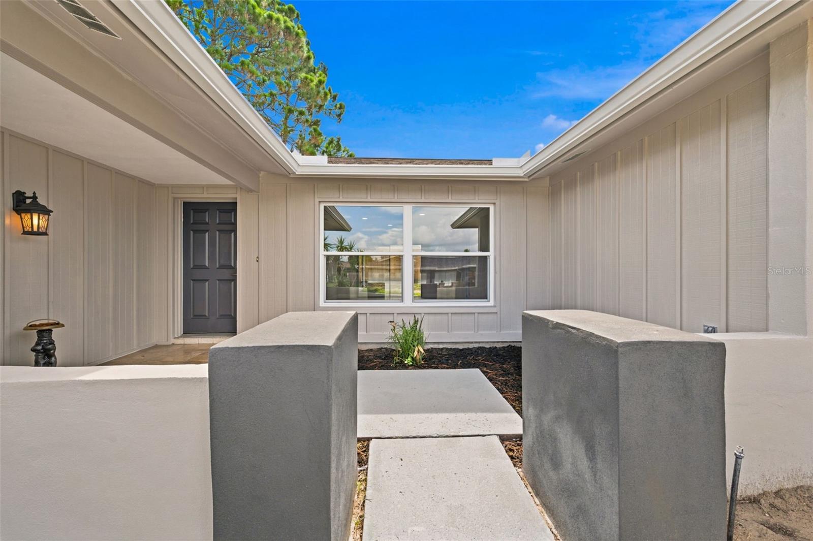 8022 IDLEBRIAR LANE