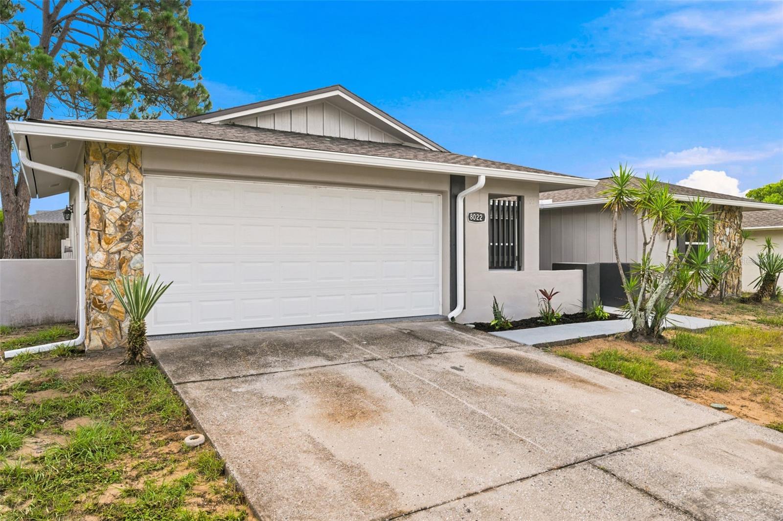 8022 IDLEBRIAR LANE
