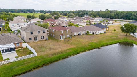 A home in LAKELAND