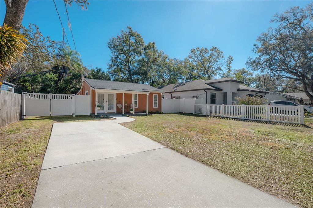Photo of 8907 N Dexter Avenue, Tampa, FL 33604 (MLS # TB8474466)