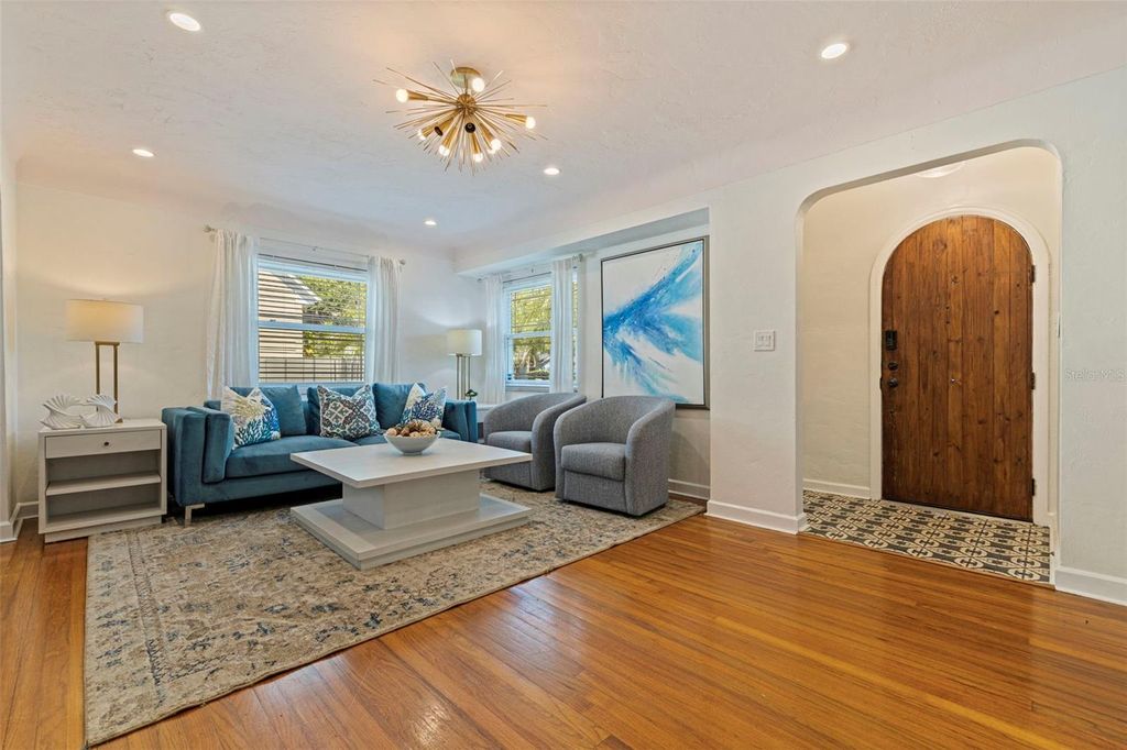 Photo of 1610 14th Street N, St Petersburg, FL 33704 (MLS # TB8470701)
