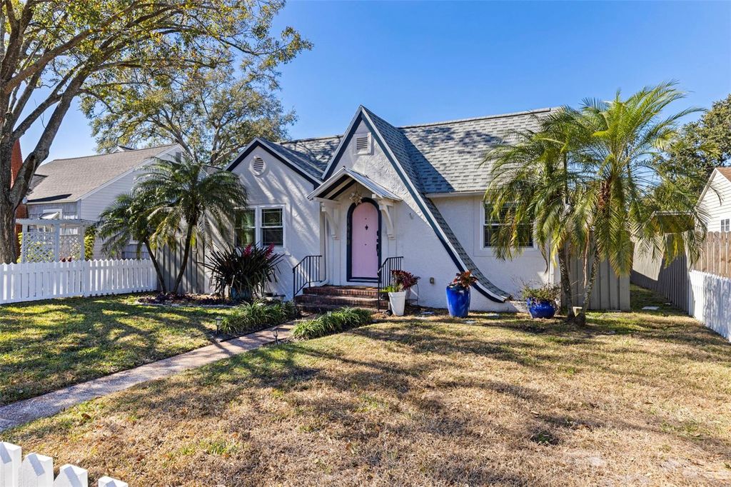 Photo of 1610 14th Street N, St Petersburg, FL 33704 (MLS # TB8470701)