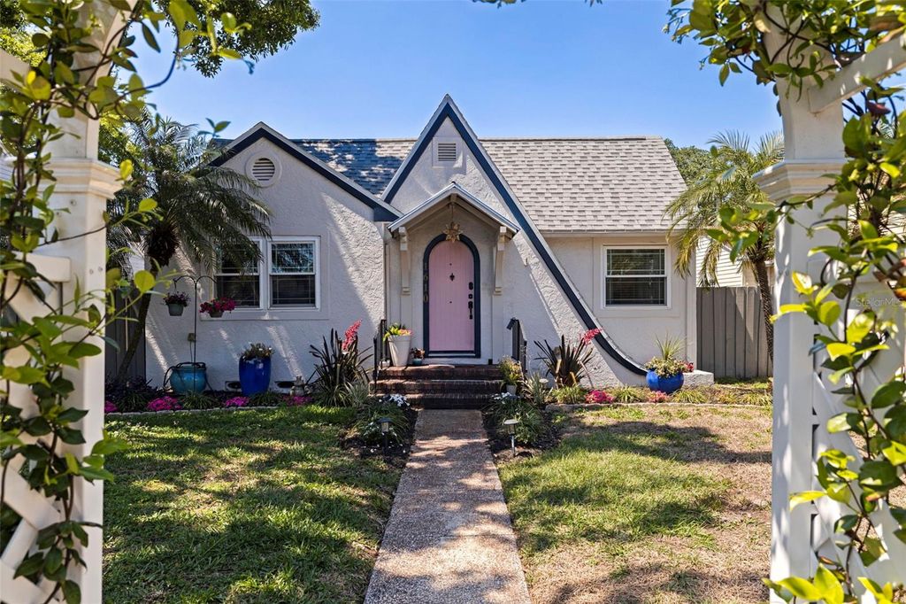 Photo of 1610 14th Street N, St Petersburg, FL 33704 (MLS # TB8470701)