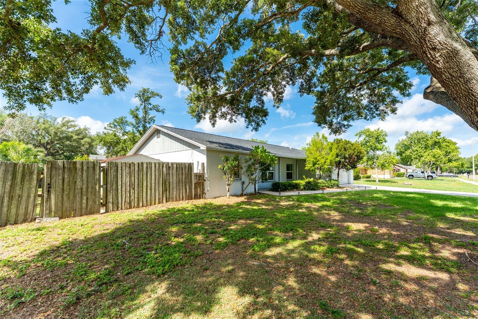 PROVIDENCE OAKS - Residential