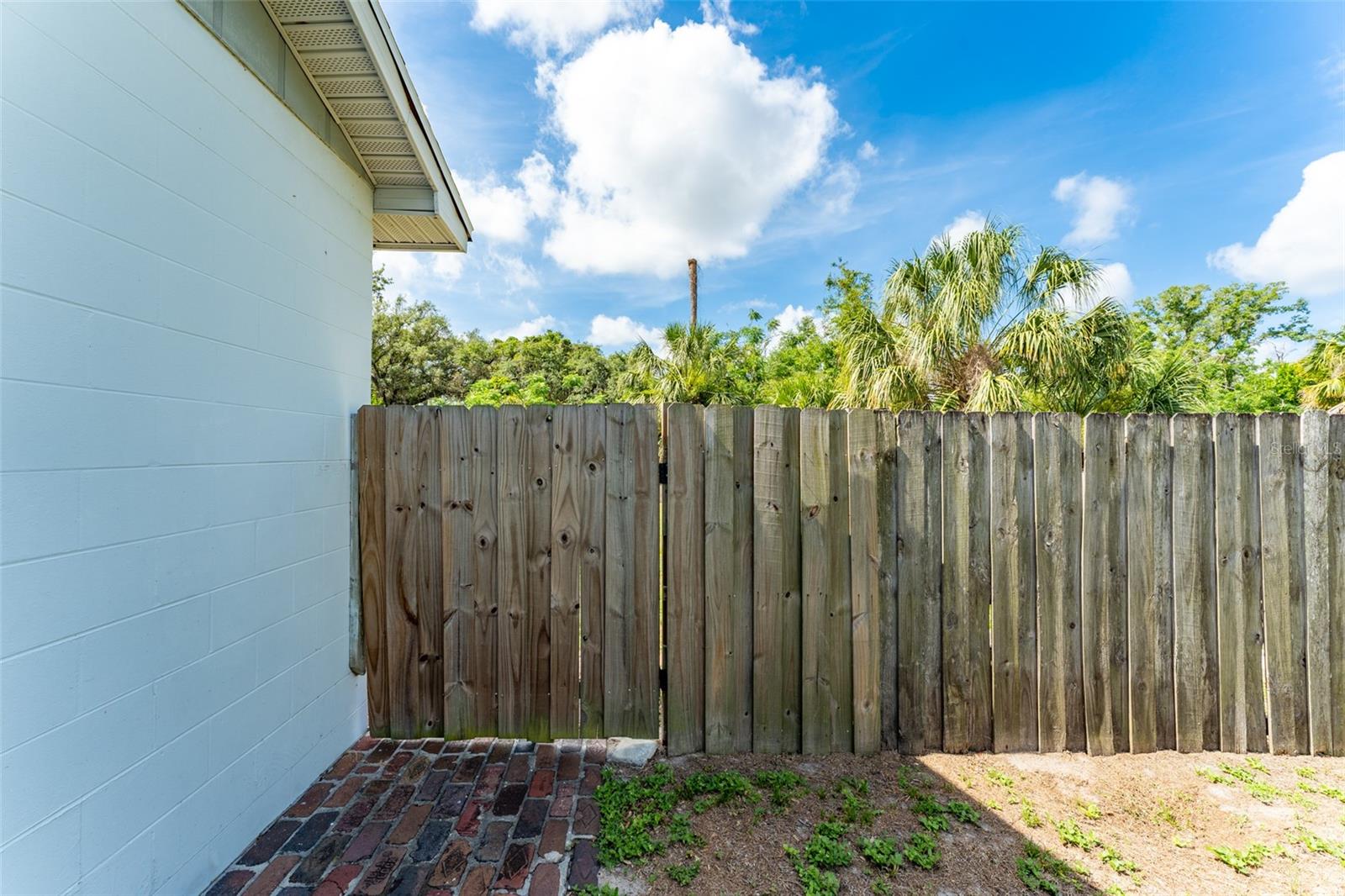 PROVIDENCE OAKS - Residential