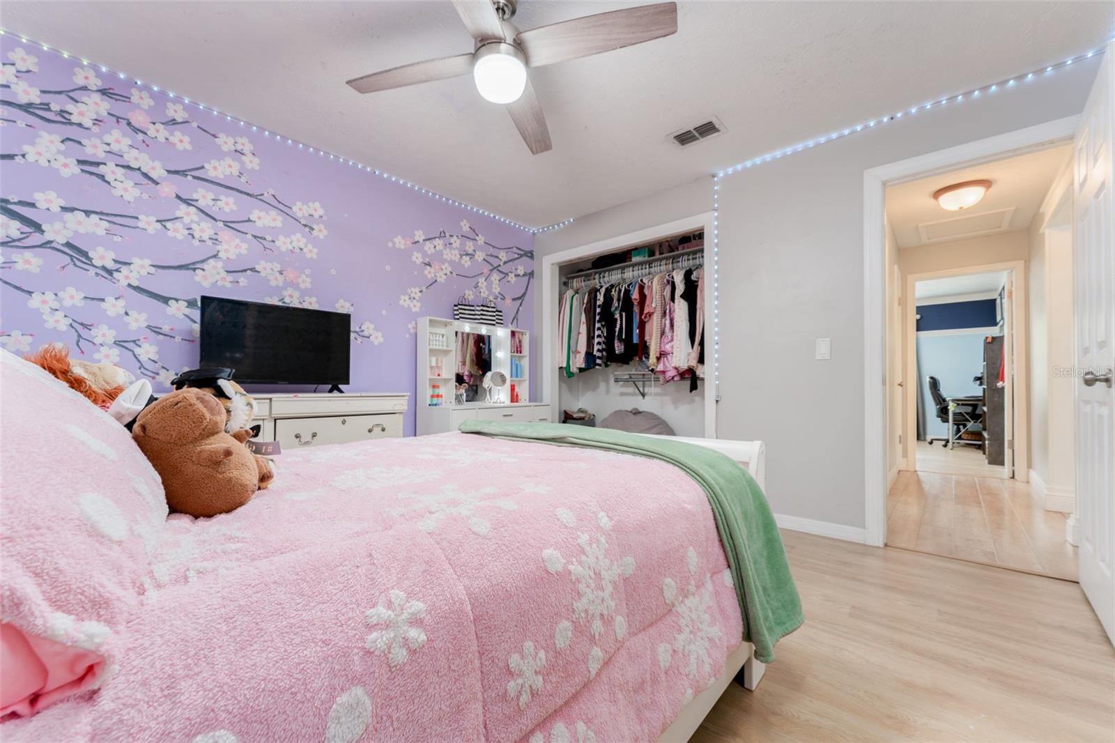 PROVIDENCE OAKS - Residential