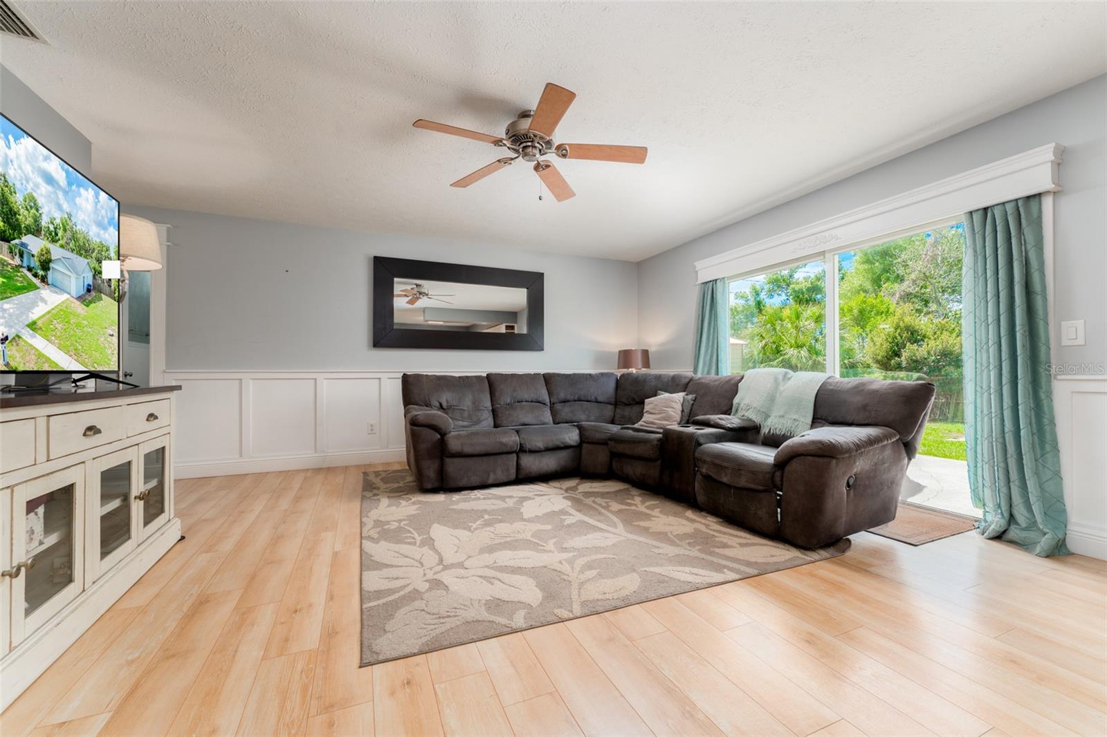 PROVIDENCE OAKS - Residential
