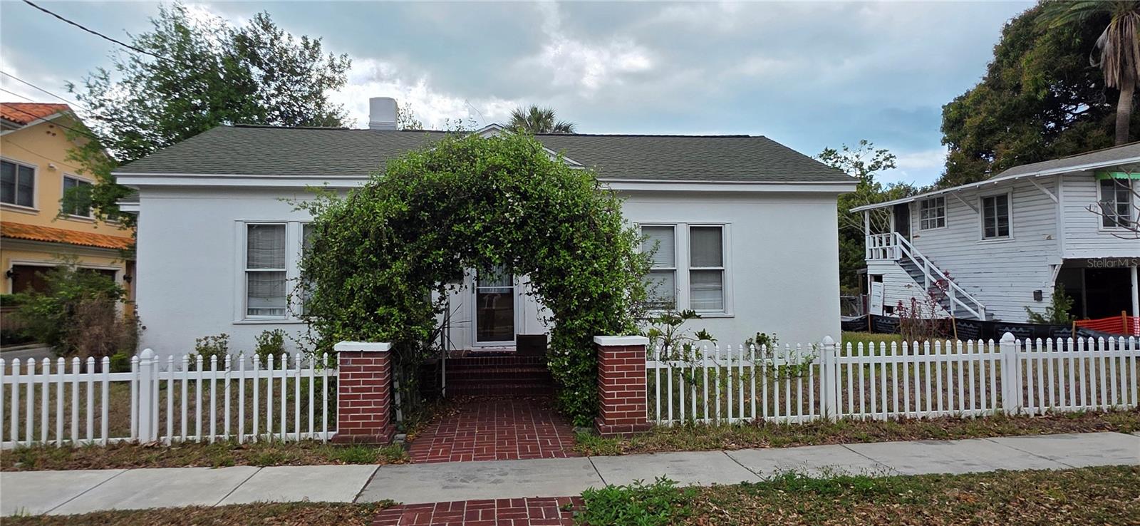 TURNERS A C 3 - Residential Lease