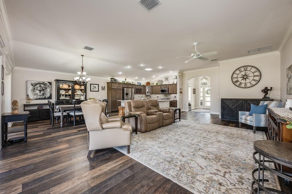 VILLAGES/SOUTHERN OAKS UN 36 - Residential