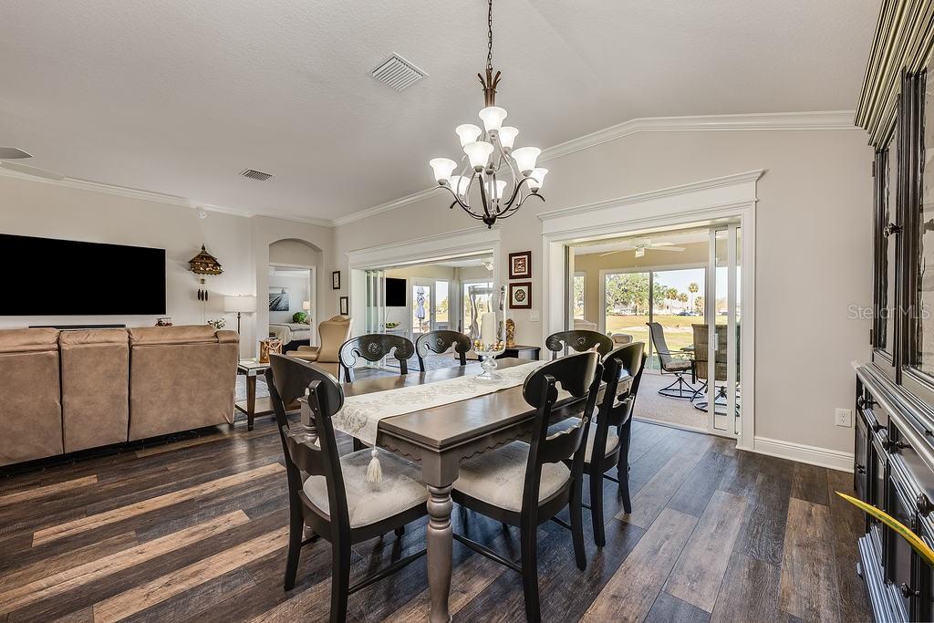 VILLAGES/SOUTHERN OAKS UN 36 - Residential