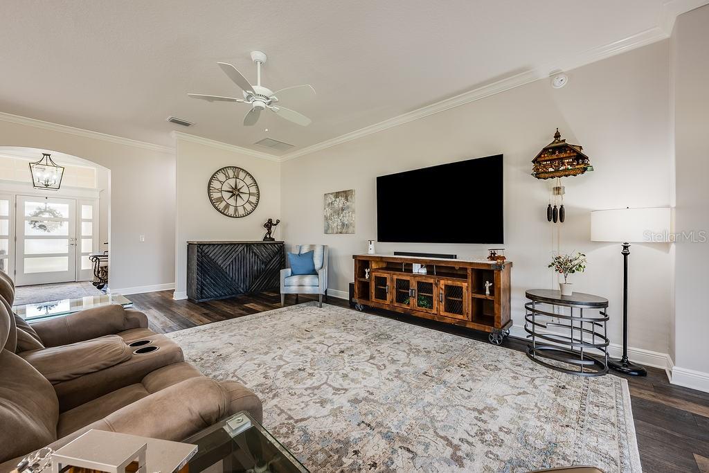 VILLAGES/SOUTHERN OAKS UN 36 - Residential