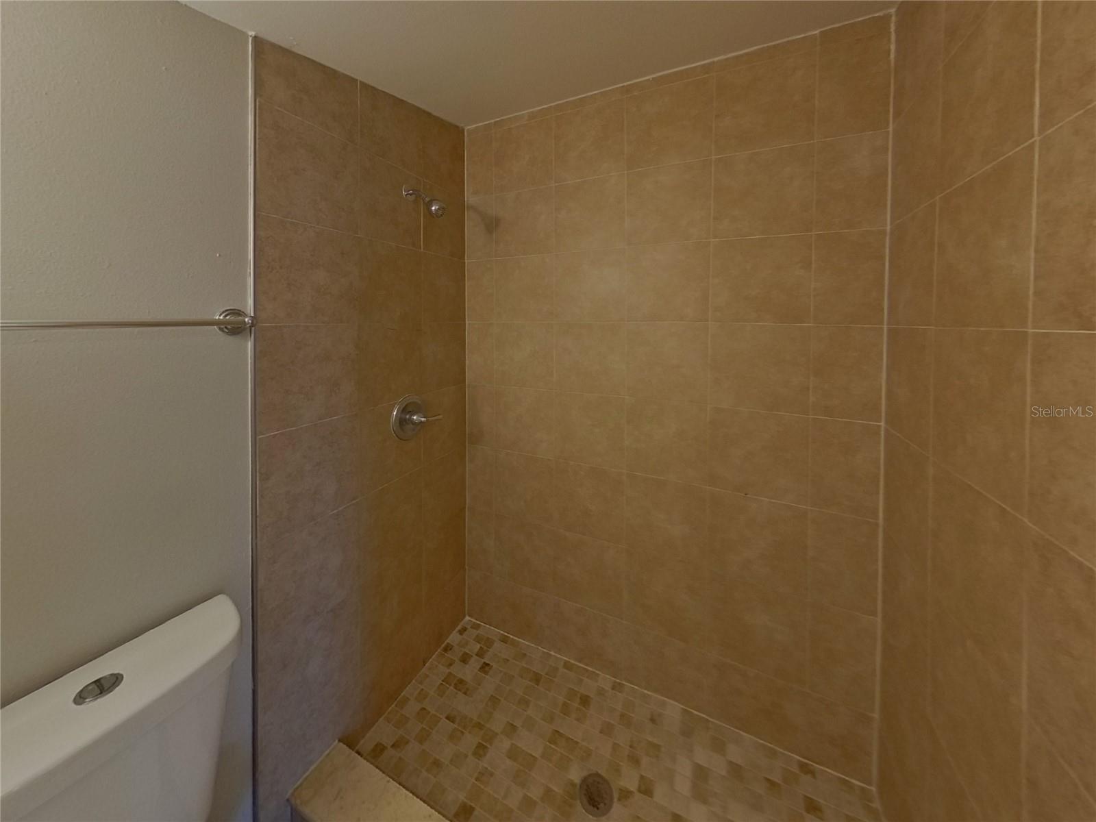 EASTERN TERRACE ESTATES UN 2 - Residential Lease