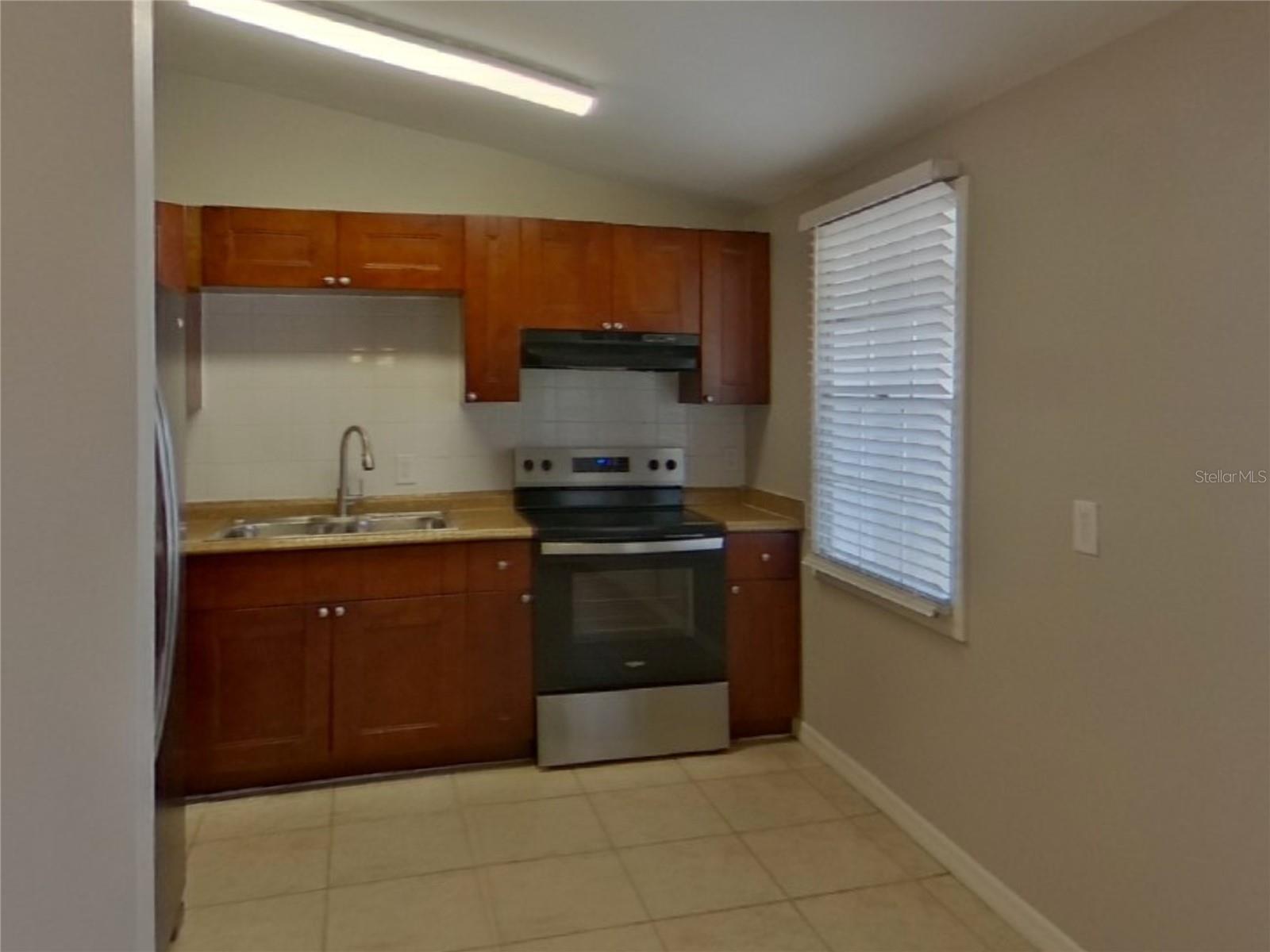 EASTERN TERRACE ESTATES UN 2 - Residential Lease