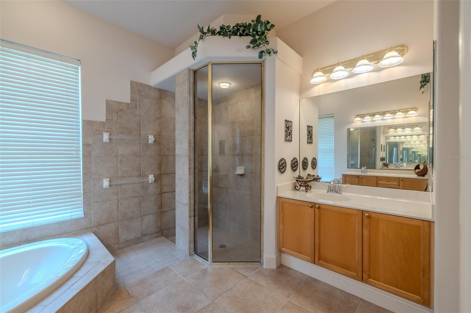 FISH HAWK TRAILS UNIT 3 - Residential