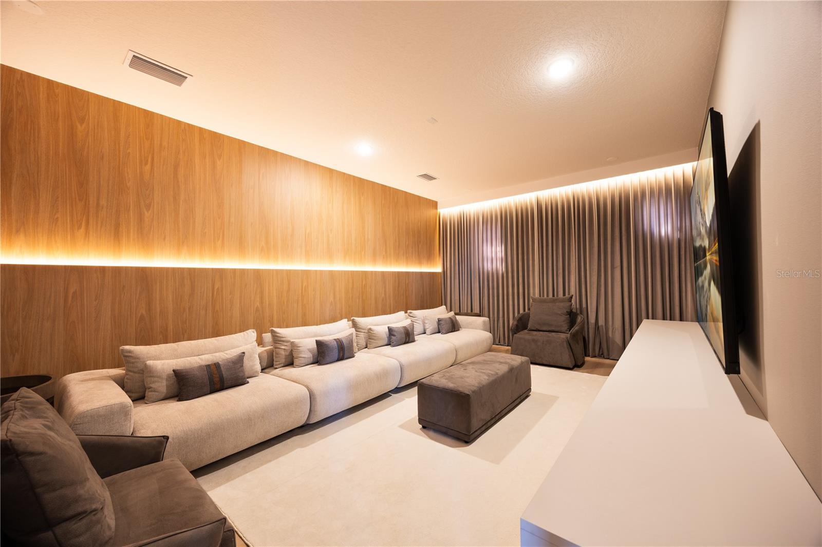 AVALON RIDGE - Residential