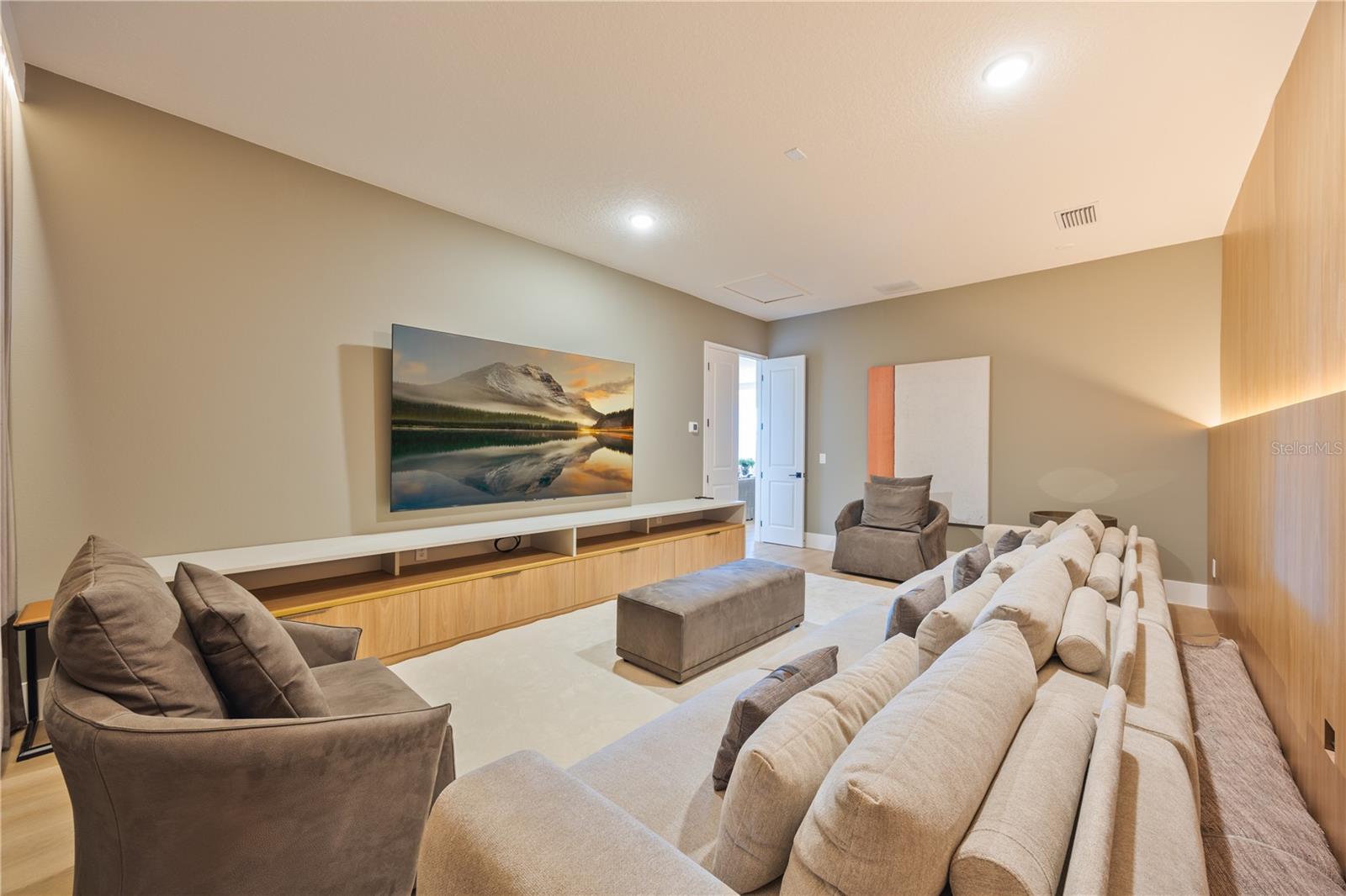 AVALON RIDGE - Residential