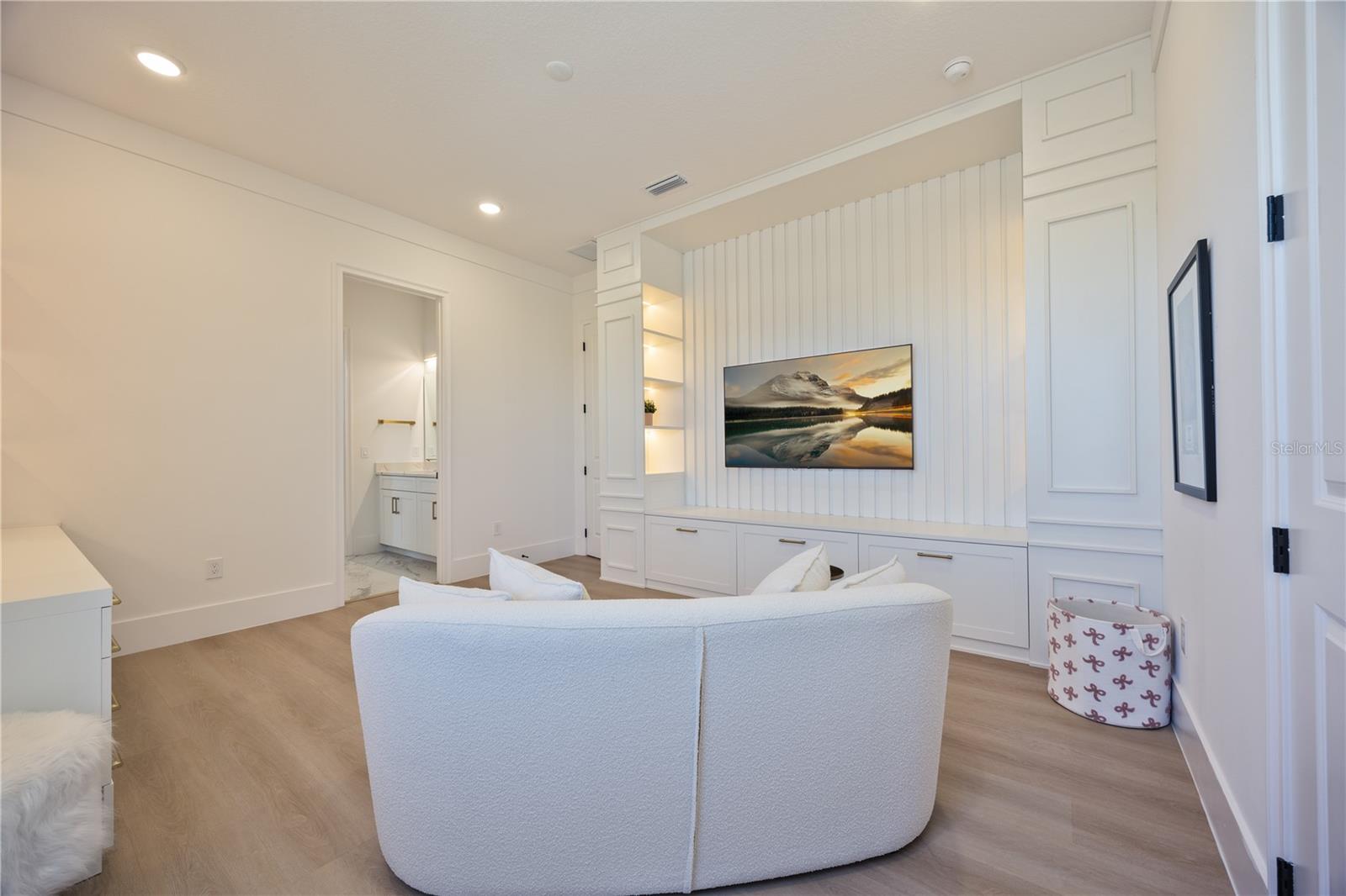 AVALON RIDGE - Residential