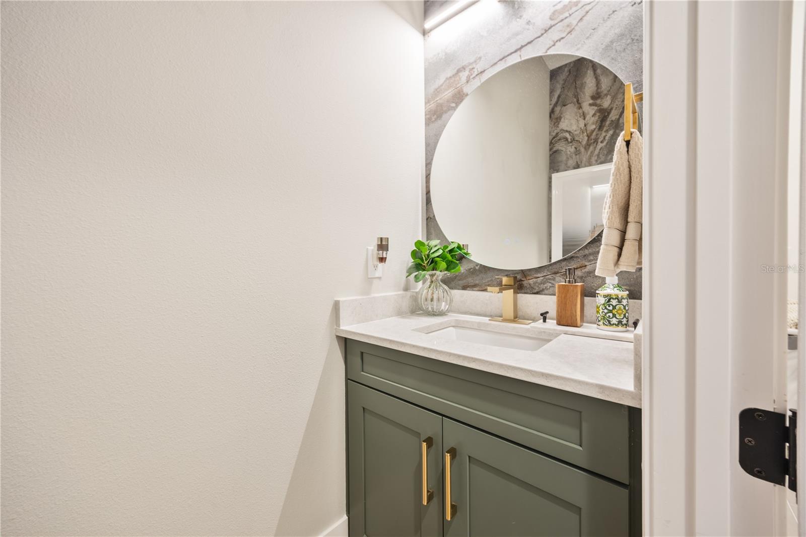 AVALON RIDGE - Residential