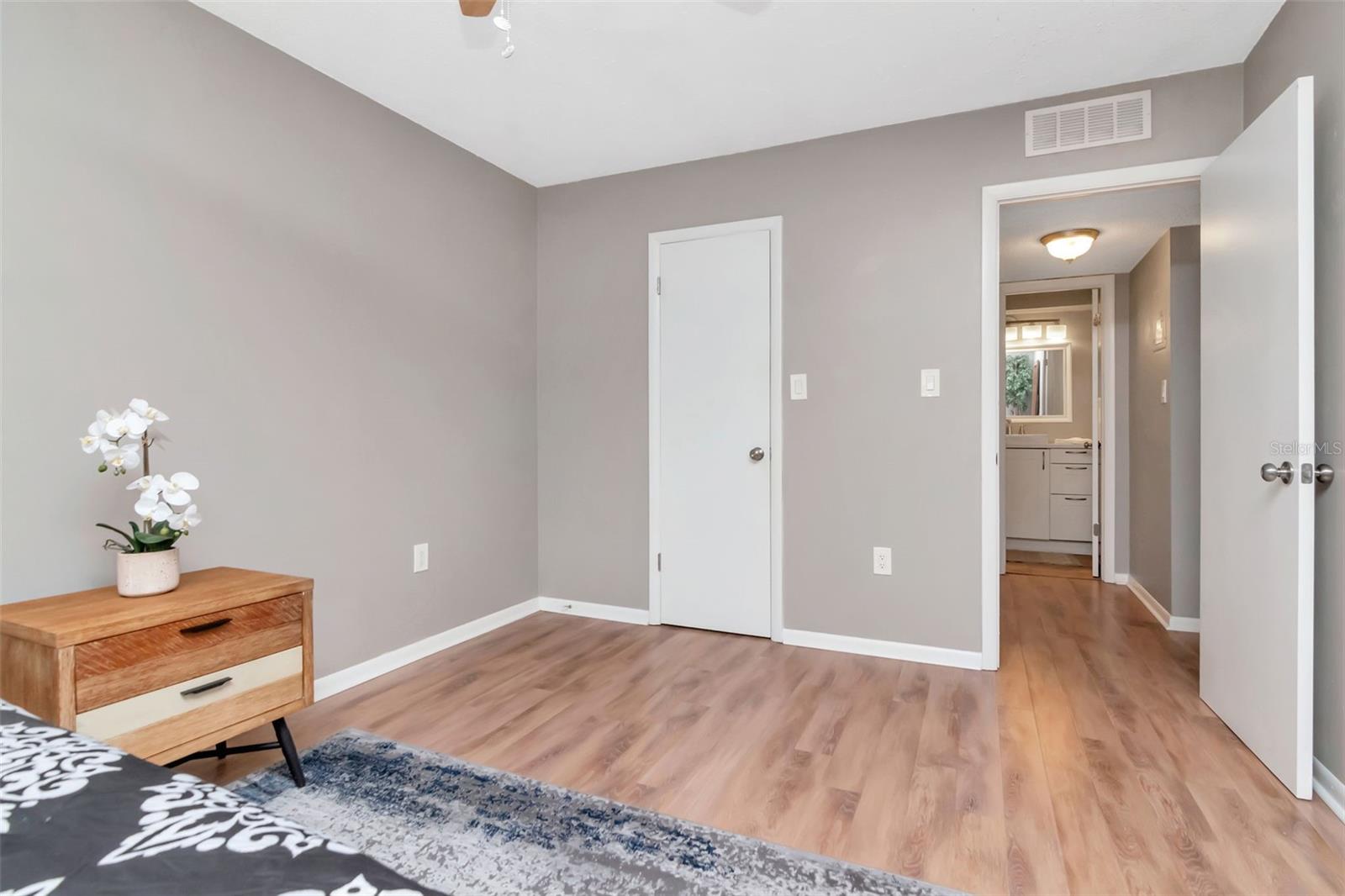 TAMPA BAYSHORE VILLAS CONDOMIN - Residential