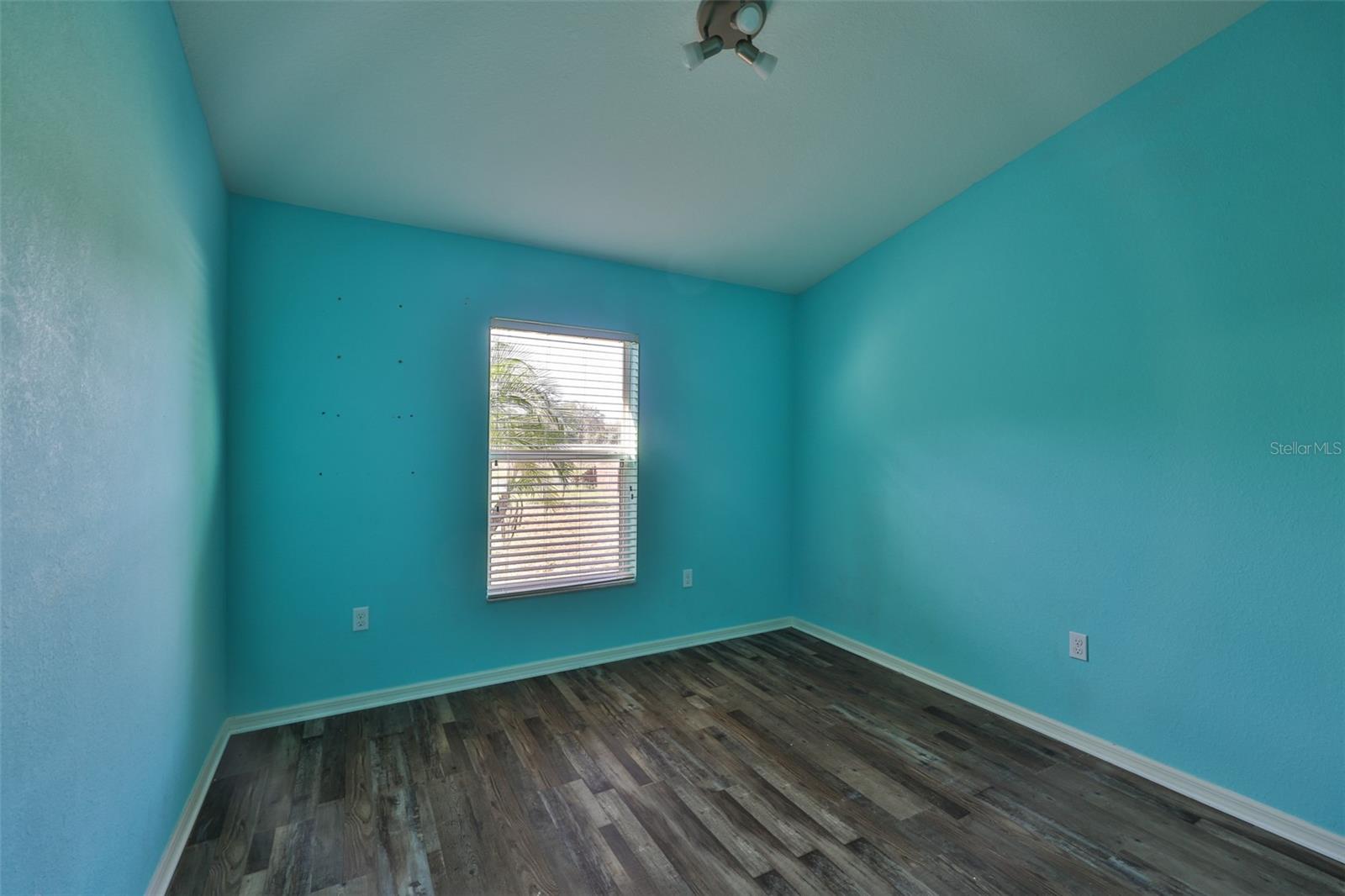 AYERSWORTH GLEN - Residential