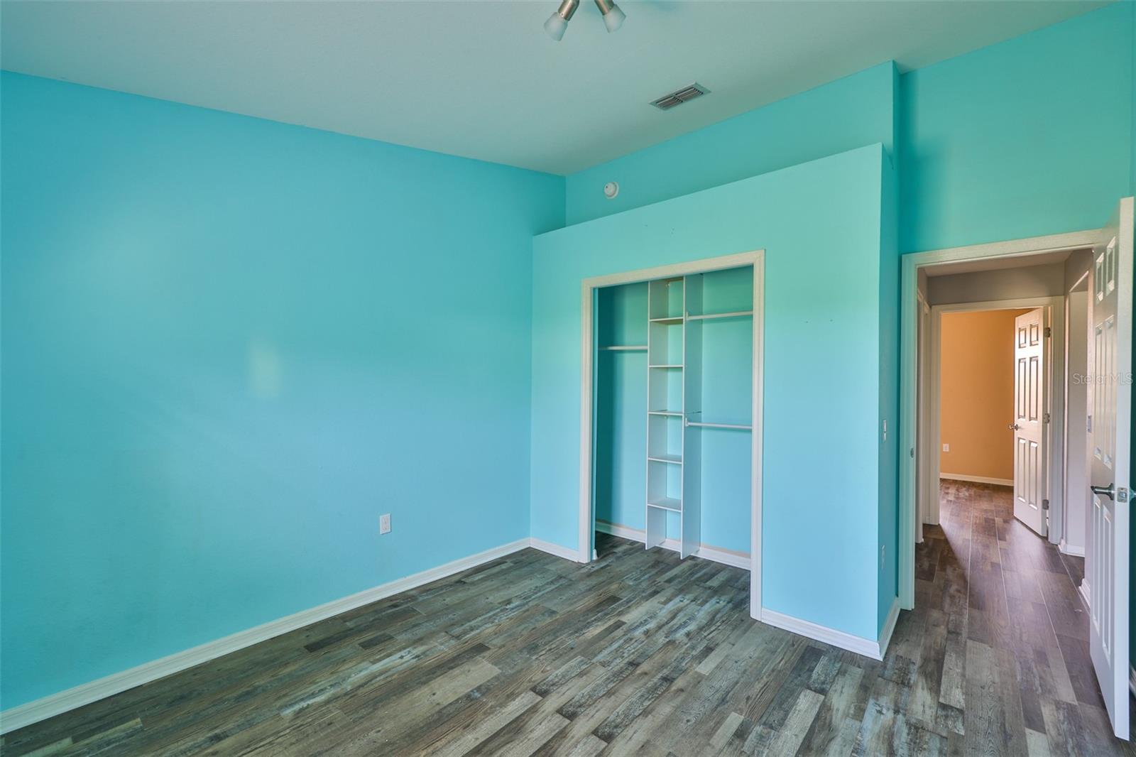 AYERSWORTH GLEN - Residential