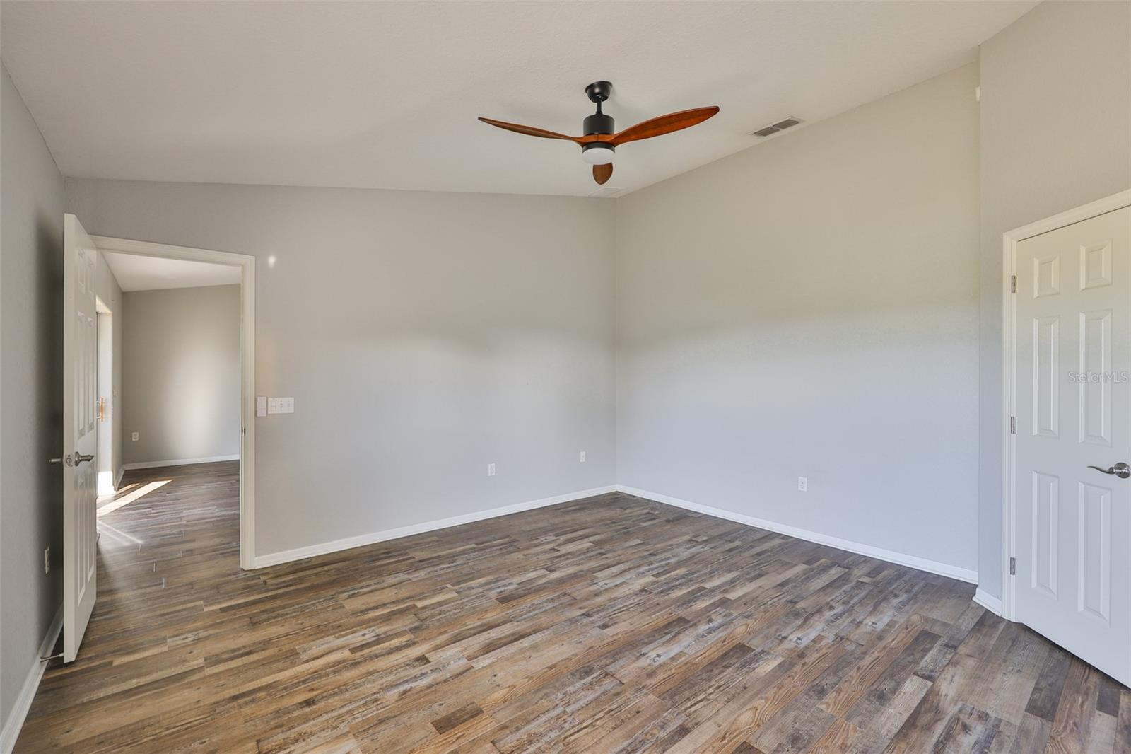 AYERSWORTH GLEN - Residential