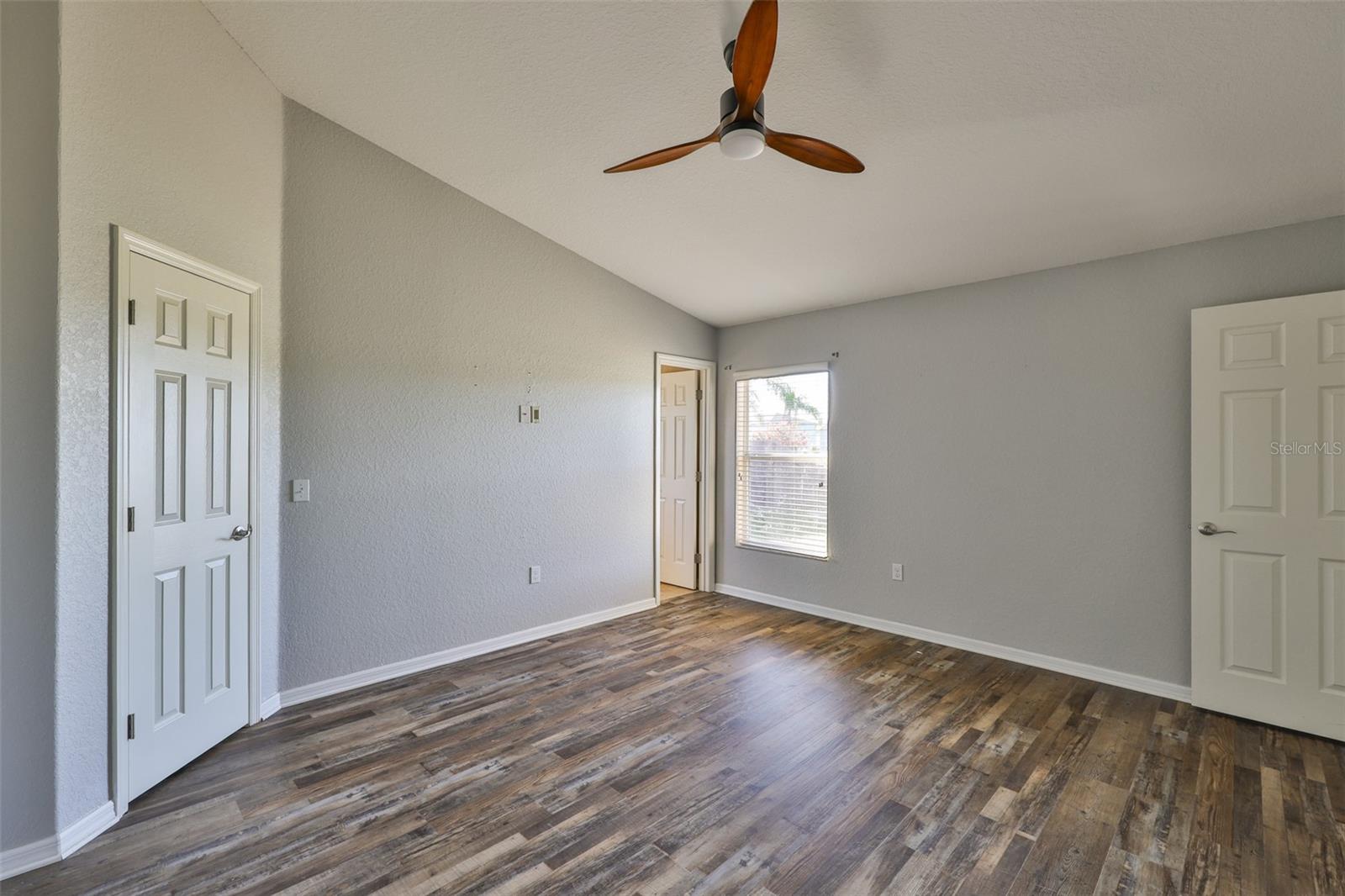 AYERSWORTH GLEN - Residential