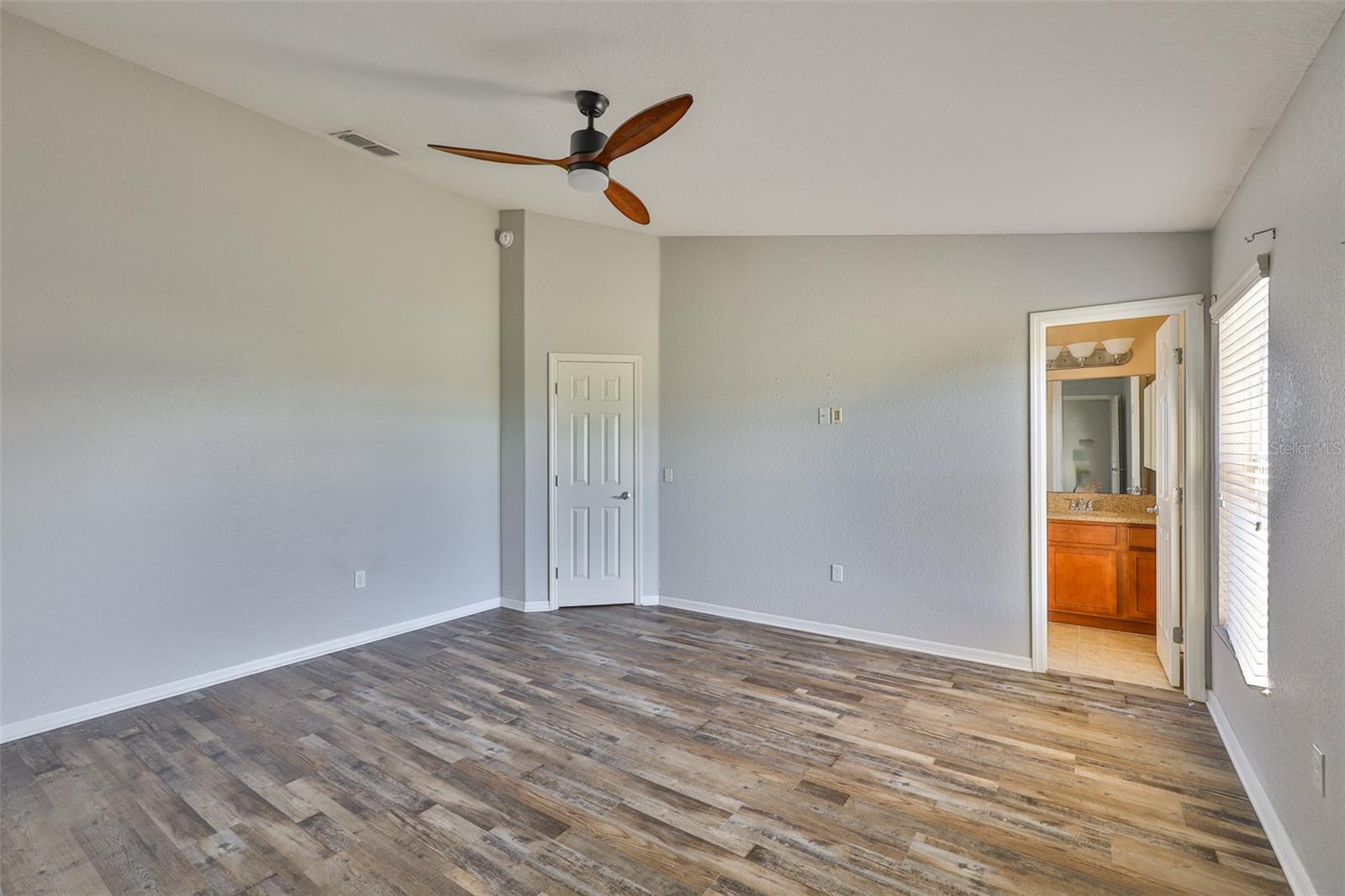 AYERSWORTH GLEN - Residential