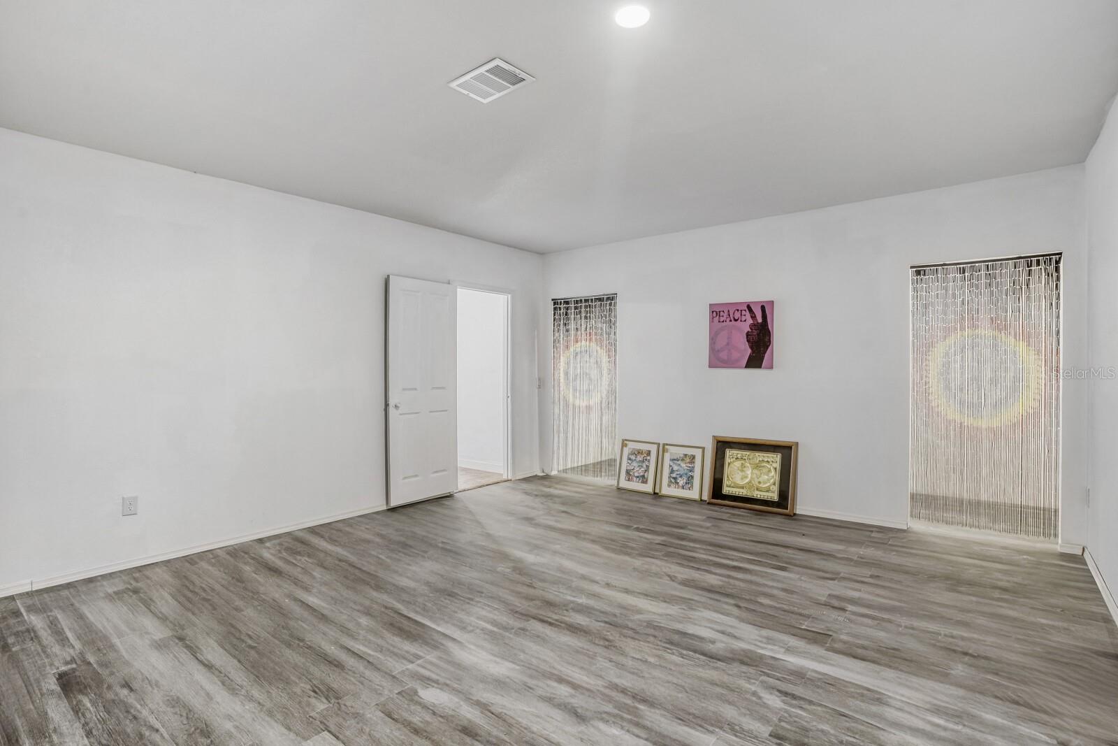 MAIN STREET - Residential